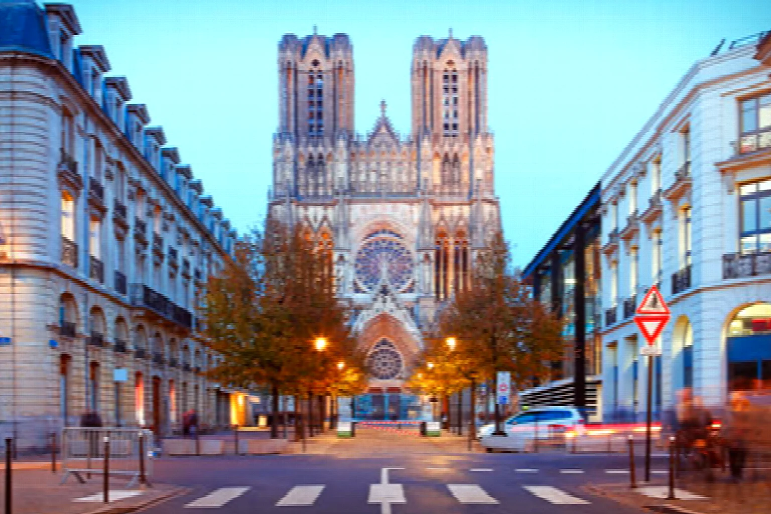 Vignes de Champagne près de Reims à l’arrivée d’un trajet en VTC depuis Paris